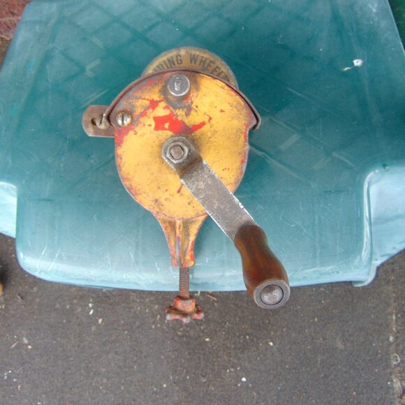 Grinder - Picture 2 of 3